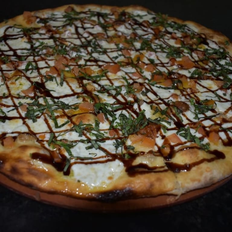 BBQ Chicken Pizza: A Tasty Twist on Pizza