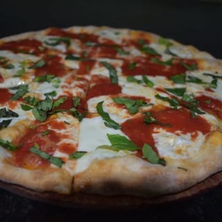 Traditional Margherita Pizza